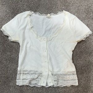 Caution To The Wind White Buttoned Fitted Blouse